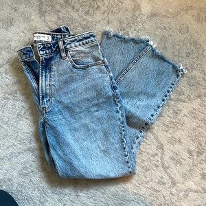 Abercrombie The Mom High curve love size 27R